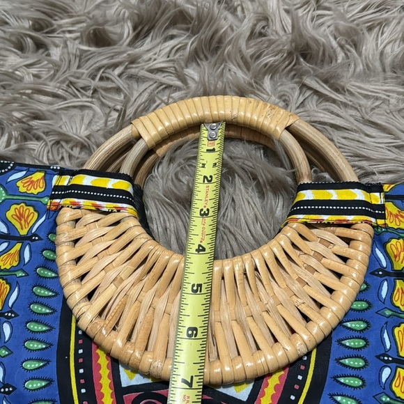 Gorgeous Summer Bag-Cloth Exterior/ Round Bamboo Woven Handles-Arm/Hand Carry - Picture 9 of 16